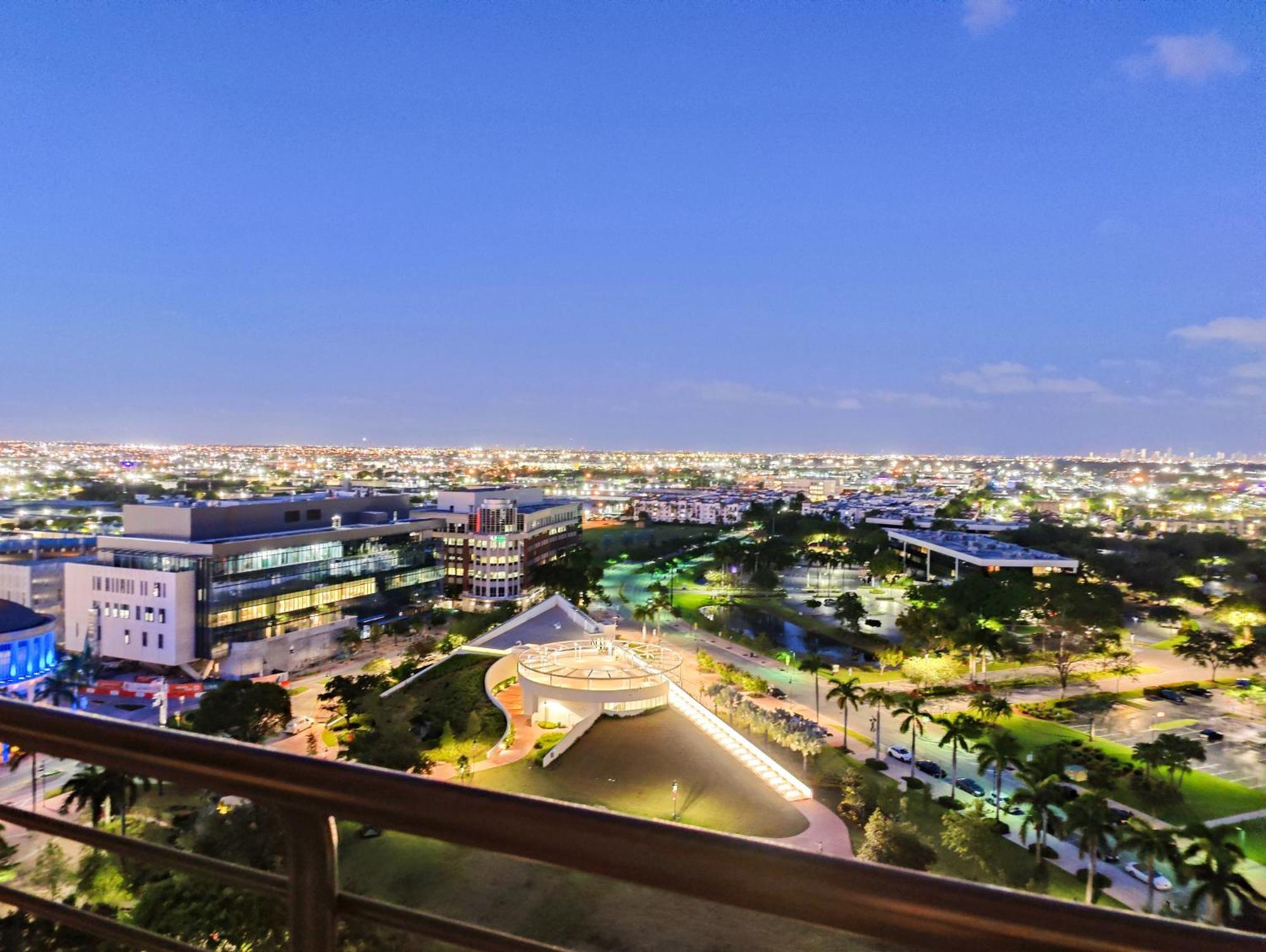 Style 1-bdrm Downtown Doral Appartement